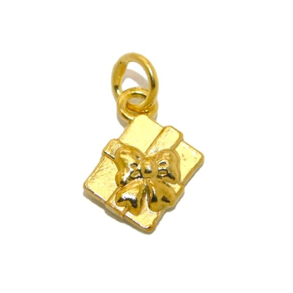 14K Christmas Present Yellow Gold Pendant Charm - Picture 1 of 3